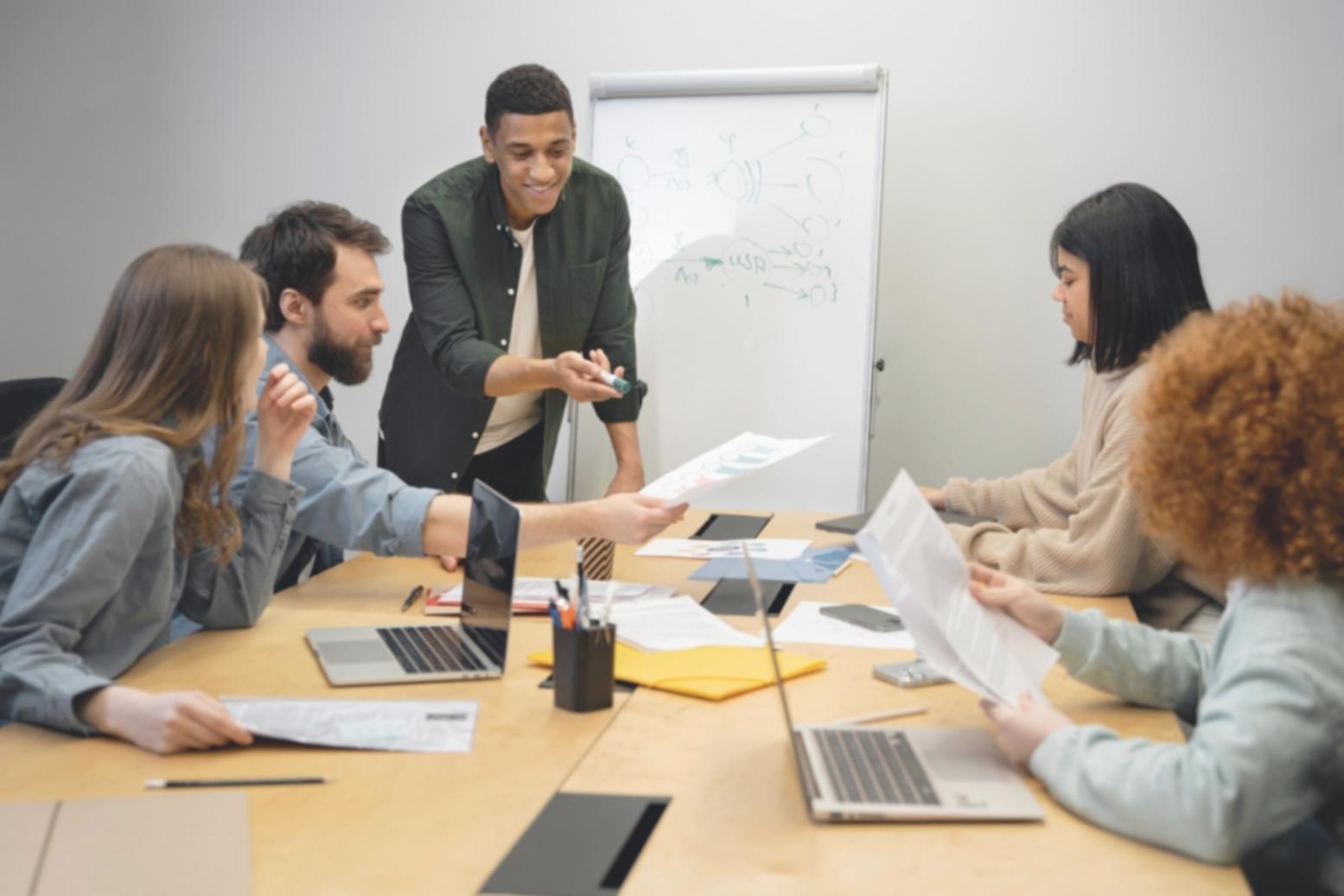 Finanzplanung in einem Hamburger Büro